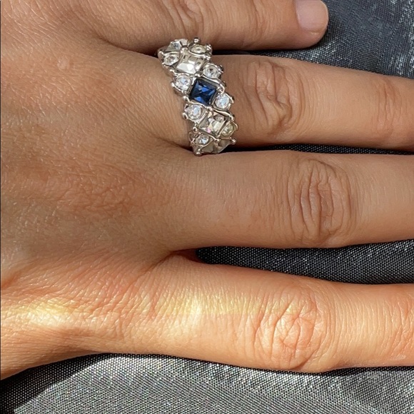 Size 8.5 silver cz statement ring - Picture 2 of 4